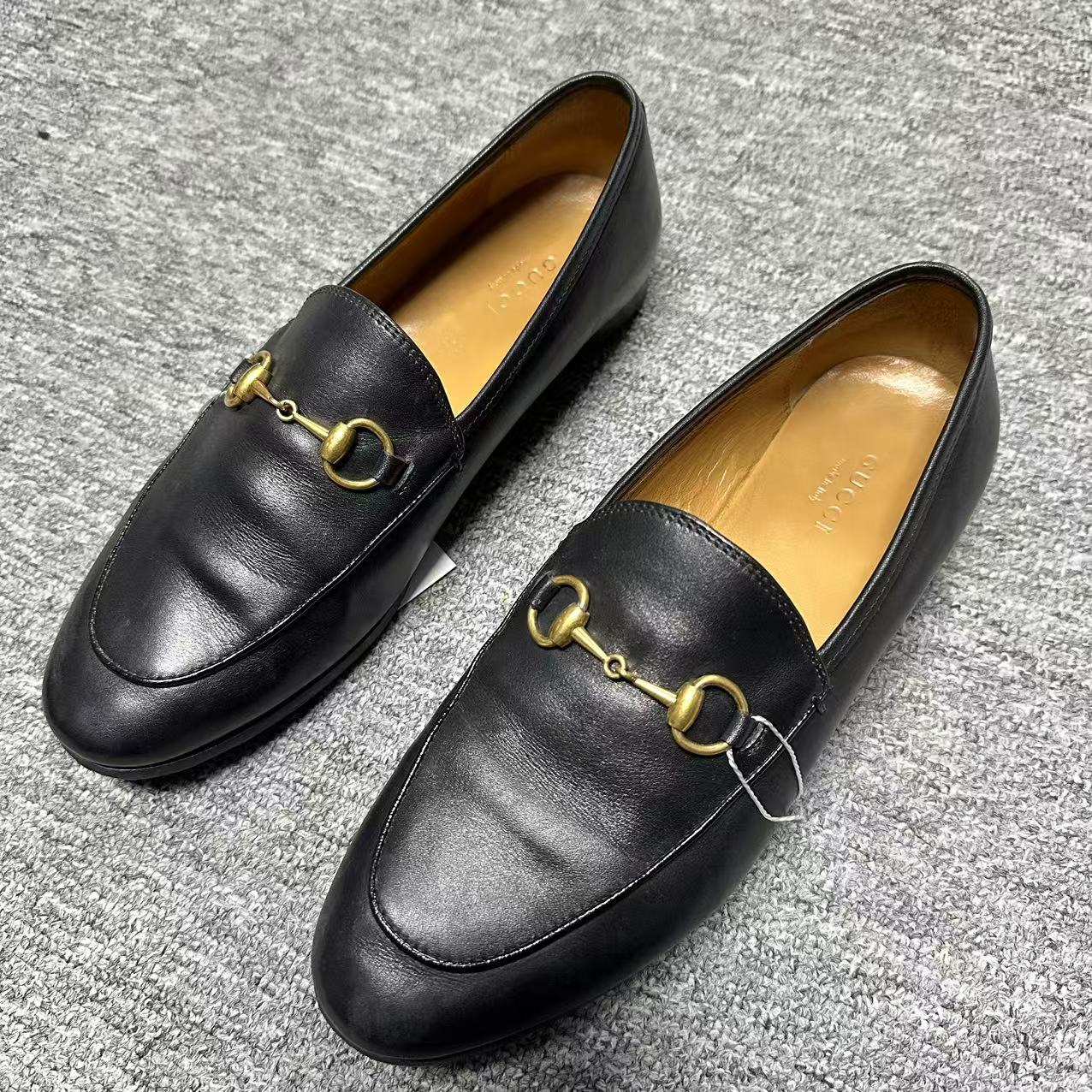 95新 GUCCI/古驰 37码/米亚女鞋金色马衔扣英伦平底黑色乐福鞋711