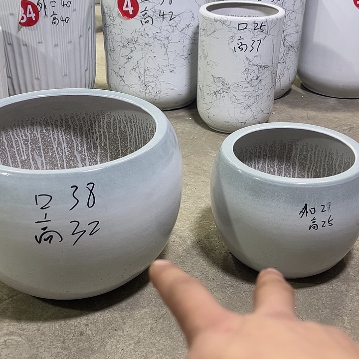陶瓷花盆一天两个