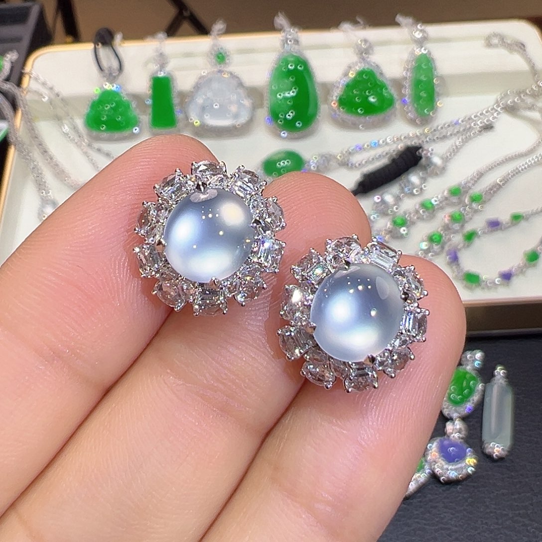 翡翠18K金镶嵌耳饰