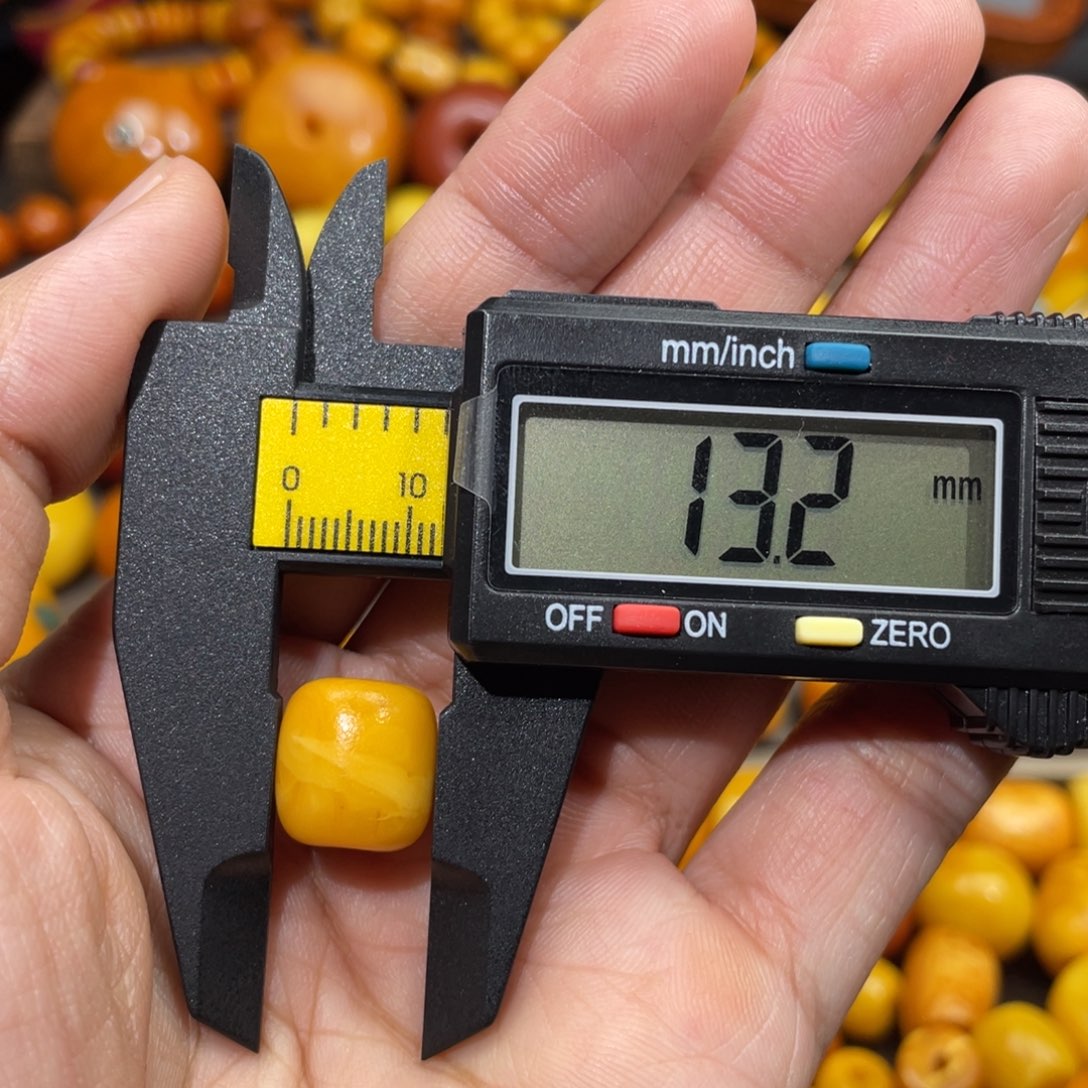 蜜蜡未镶嵌裸石桶子