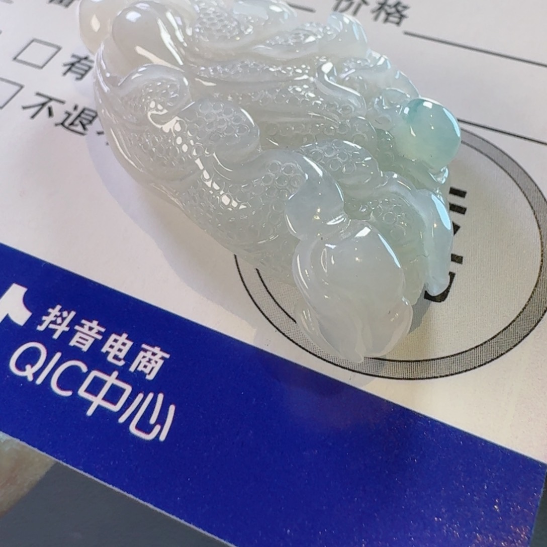 翡翠颈饰未镶嵌颈饰