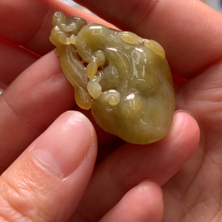 定制翡翠未镶嵌如意