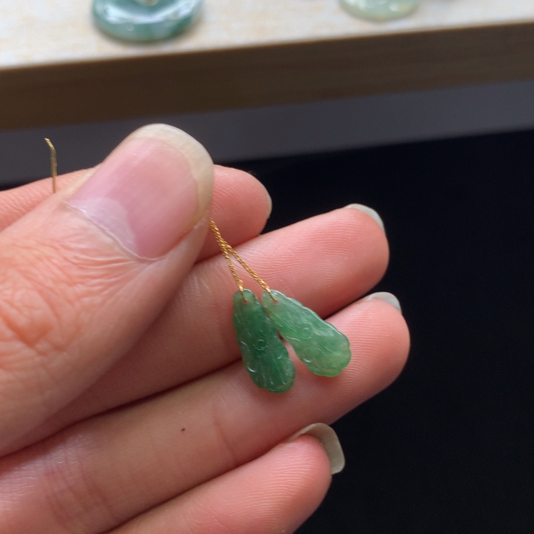 翡翠未镶嵌颈饰吊坠