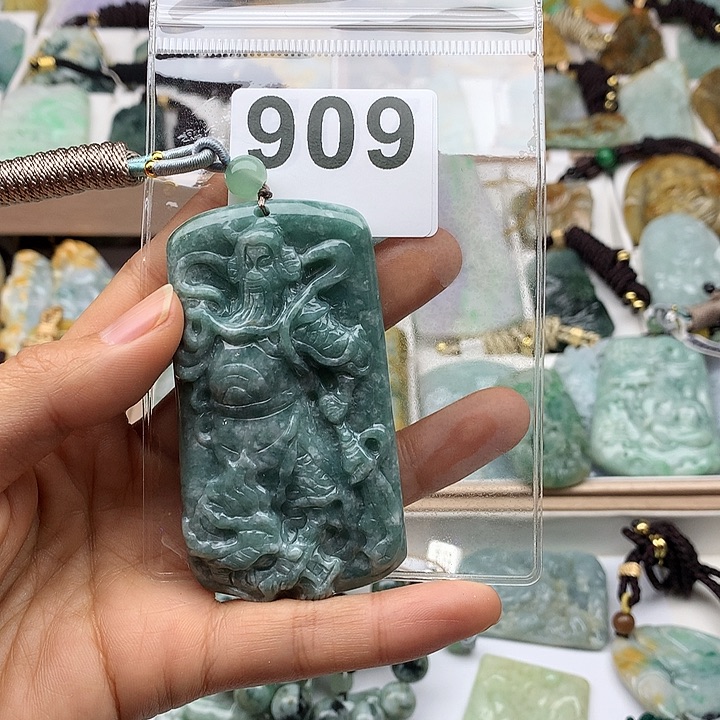 翡翠颈饰未镶嵌A*胡翡翠