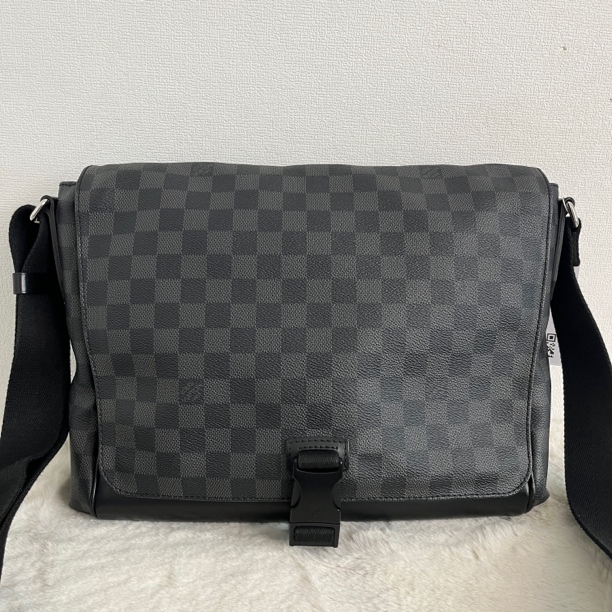 95新 LouisVuitton/路易威登 4479/男士经典黑棋盘格单扣邮差包