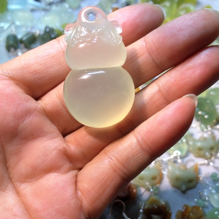 【闪购商品】蛇纹石玉挂件未镶嵌