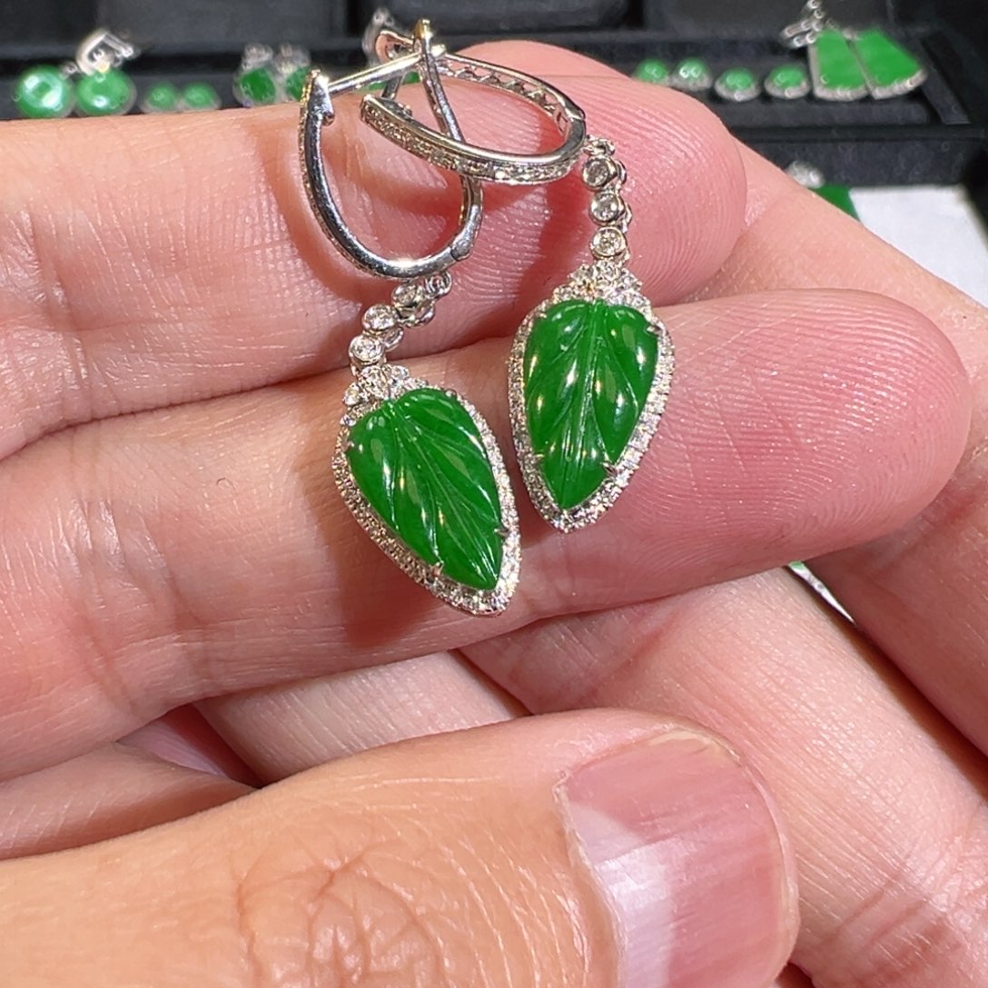 【闪购商品】翡翠吊坠(不含链)18K金镶嵌