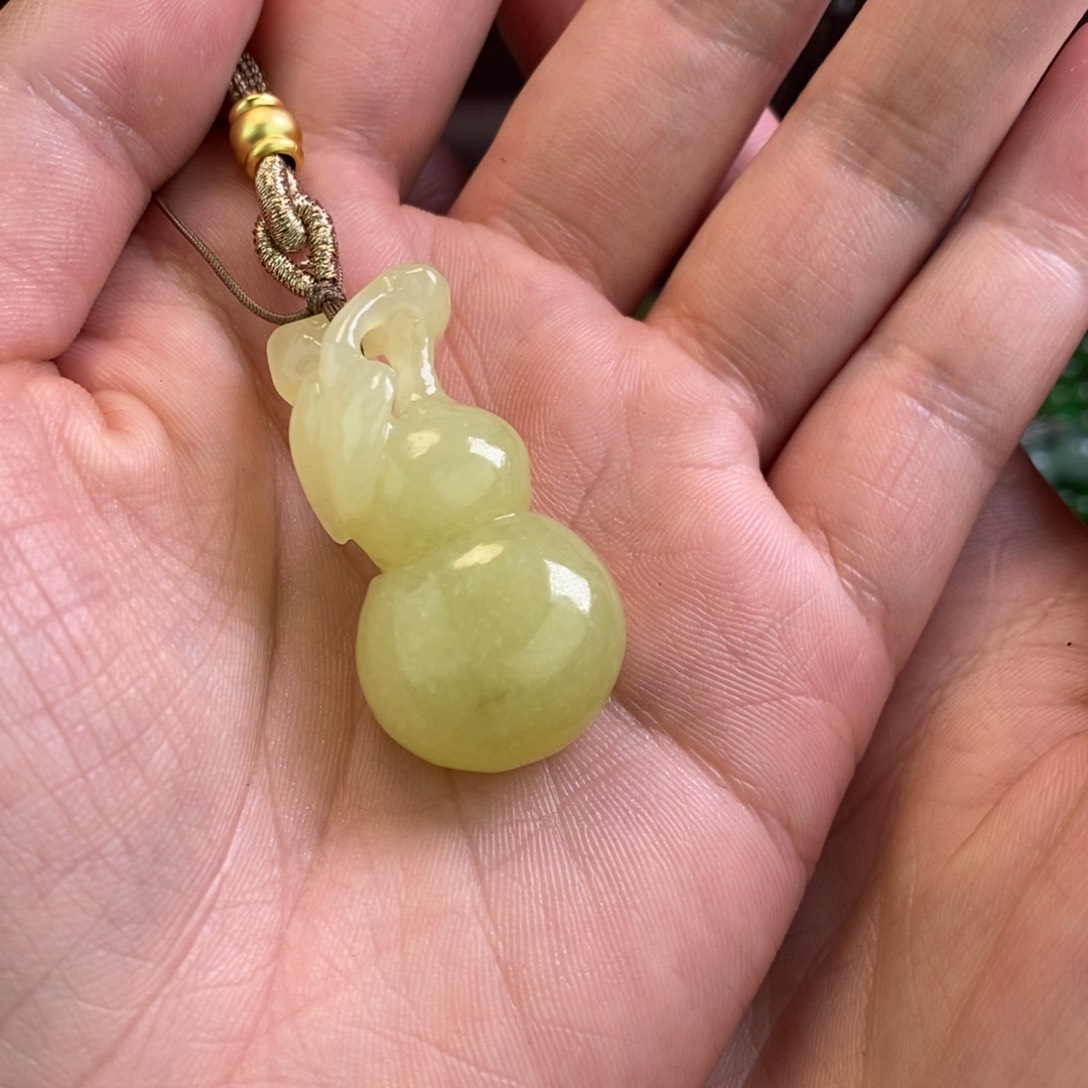 和田玉颈饰未镶嵌多**龙