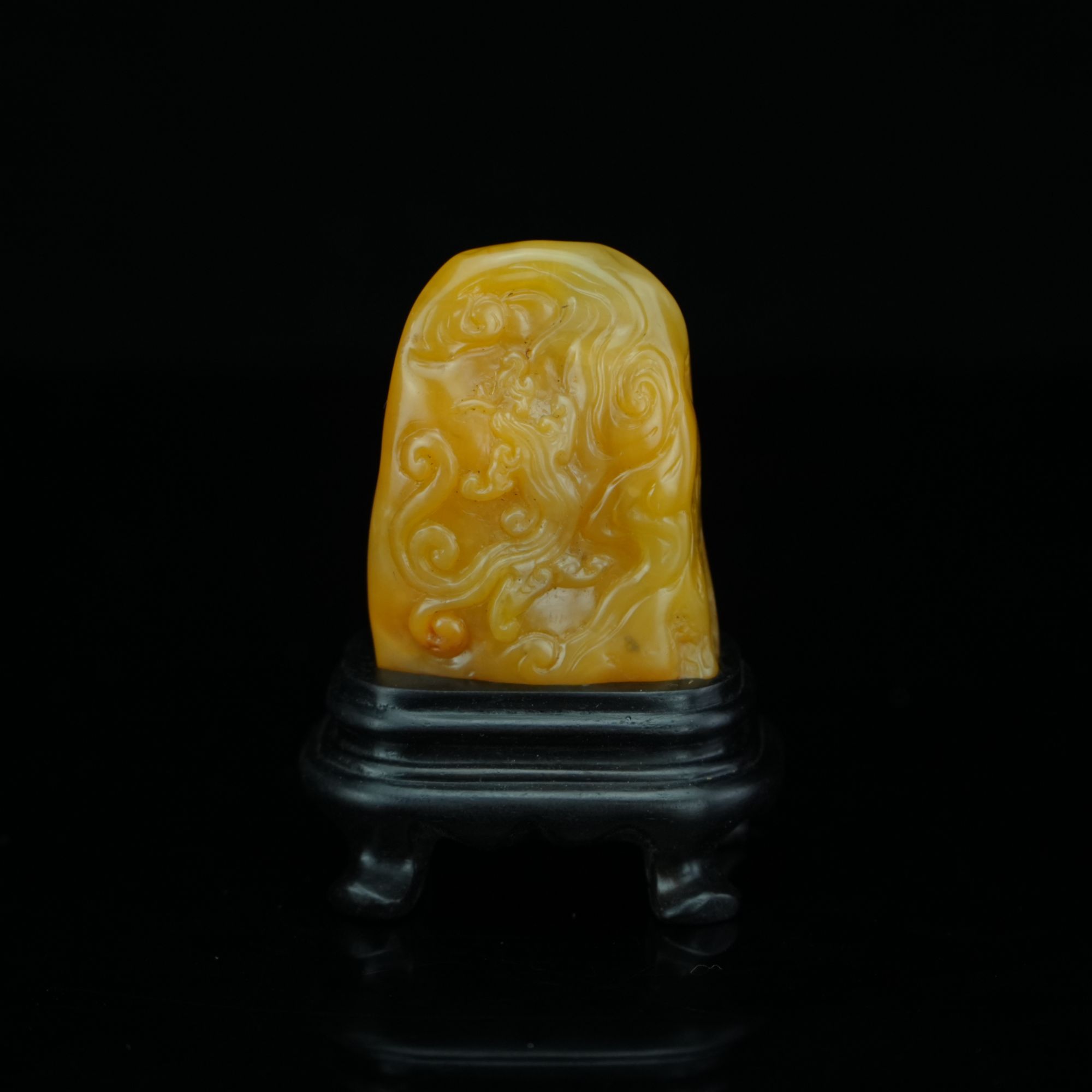 寿山石丨 黄巢冻石 螭龙 摆件  /盛和 TK30013 33.449g