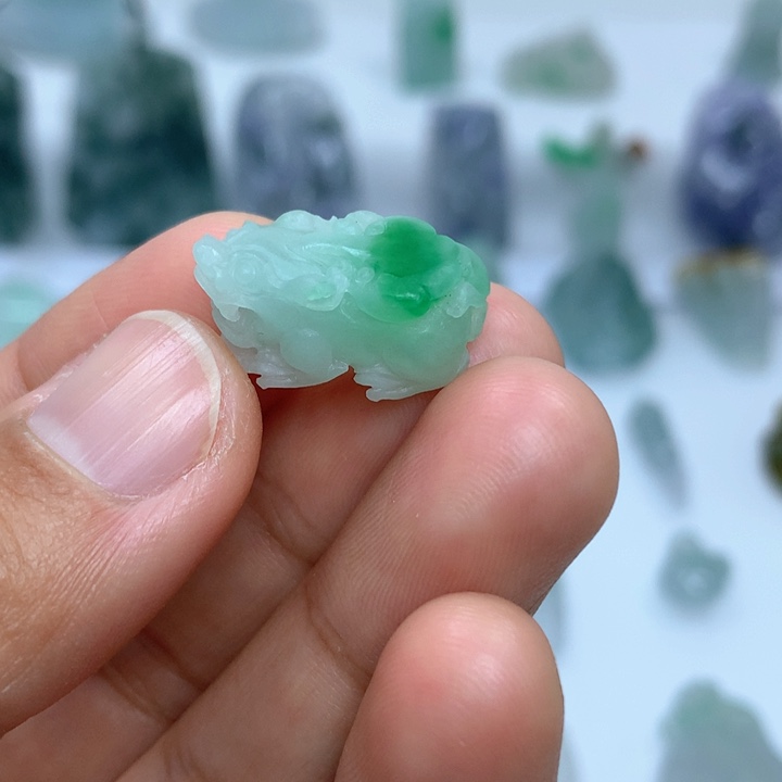 定制翡翠未镶嵌貔貅