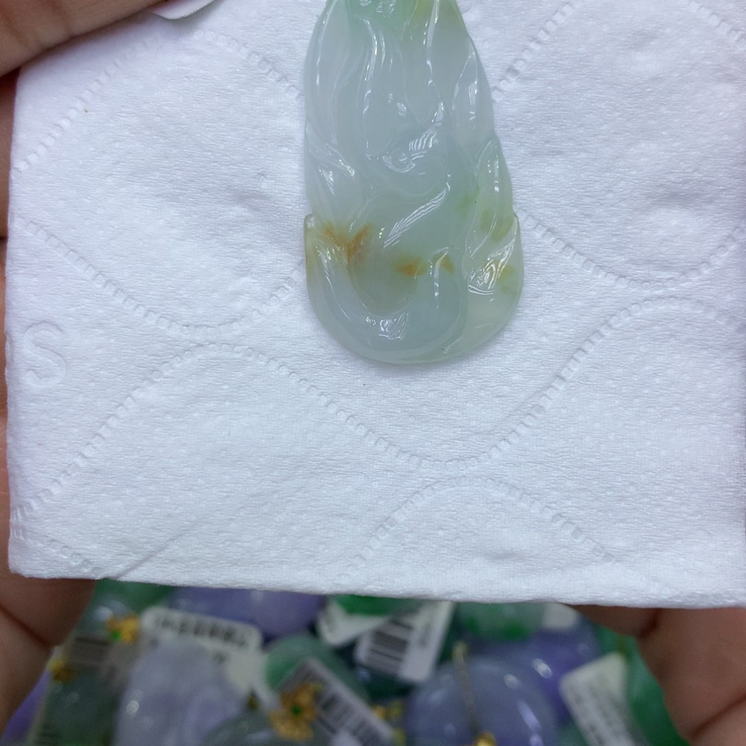 颈饰18K金镶嵌翡翠