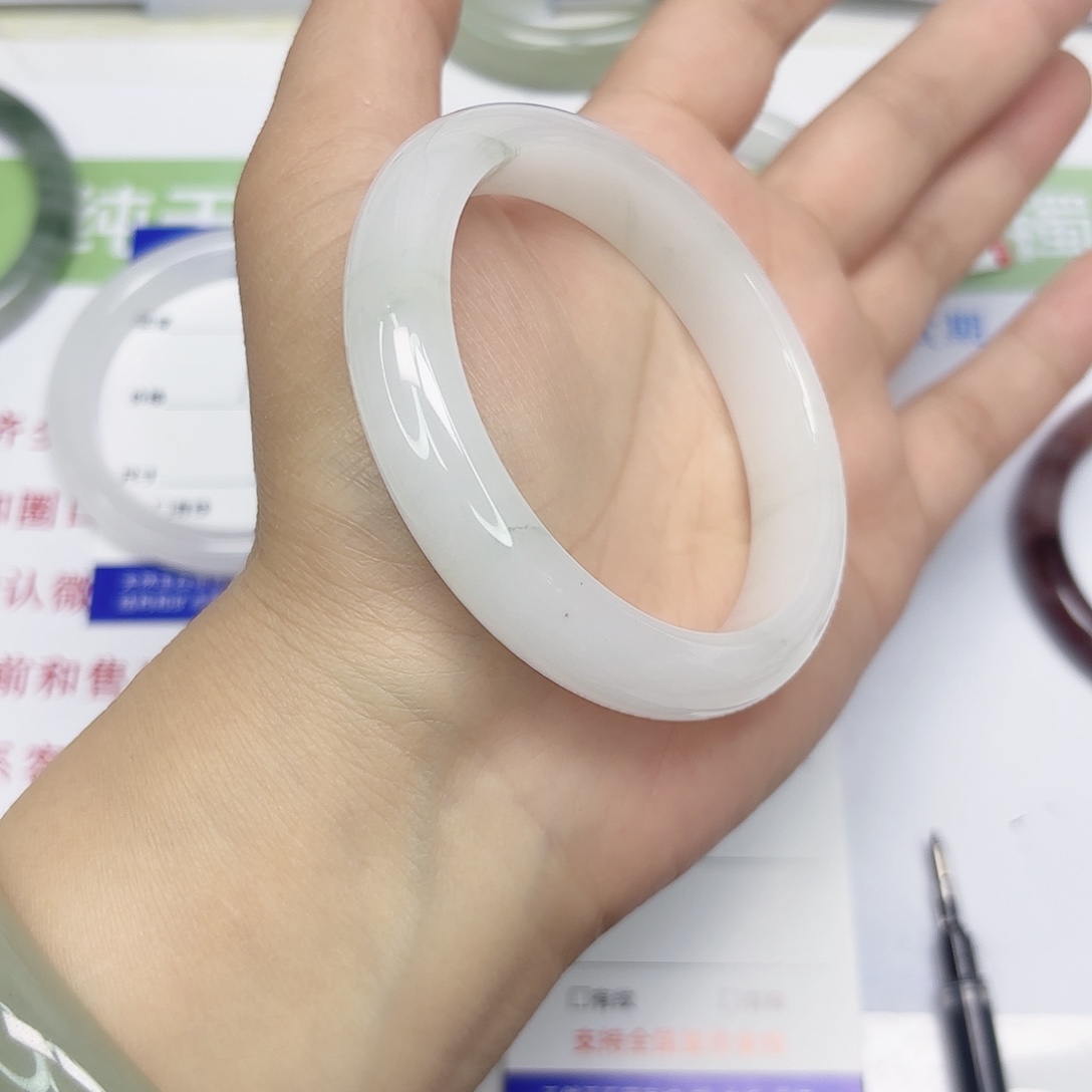 石英质玉未镶嵌手镯17/56