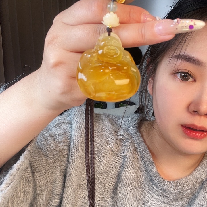 未镶嵌蛇纹石玉颈饰哆****梦