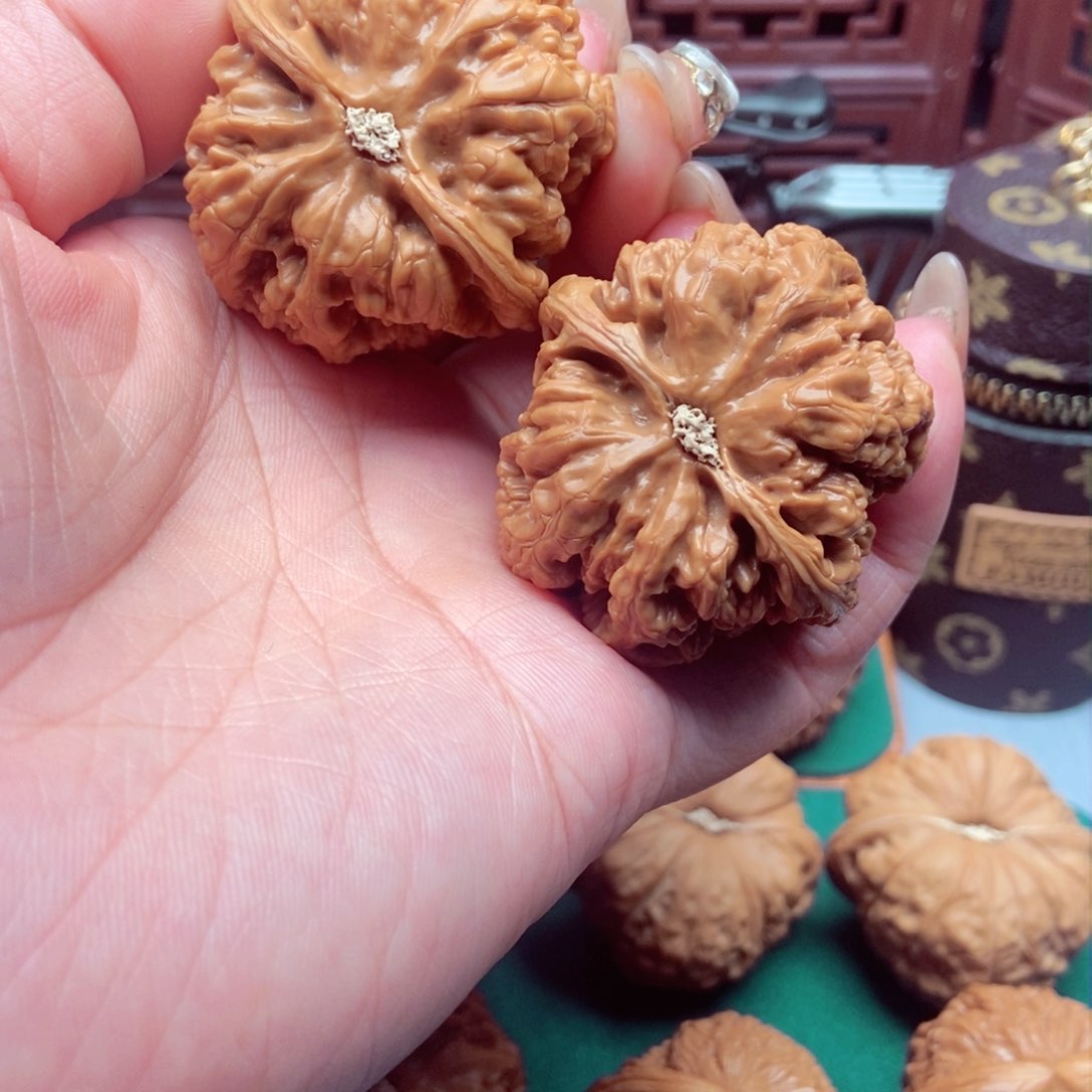 文玩核桃吊坠A****J粗筋43