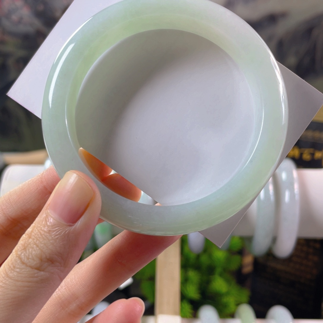 翡翠手镯未镶嵌?缅甸翡翠