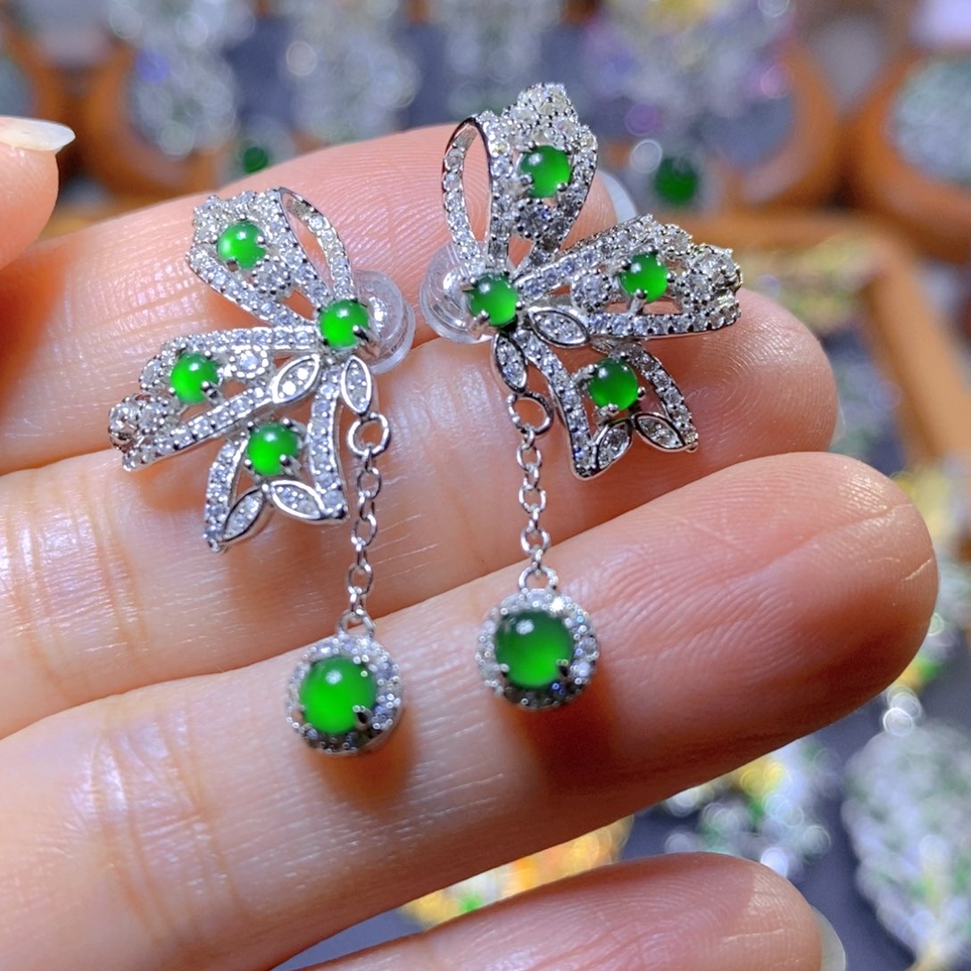 翡翠颈饰银S925镶嵌天然翡翠