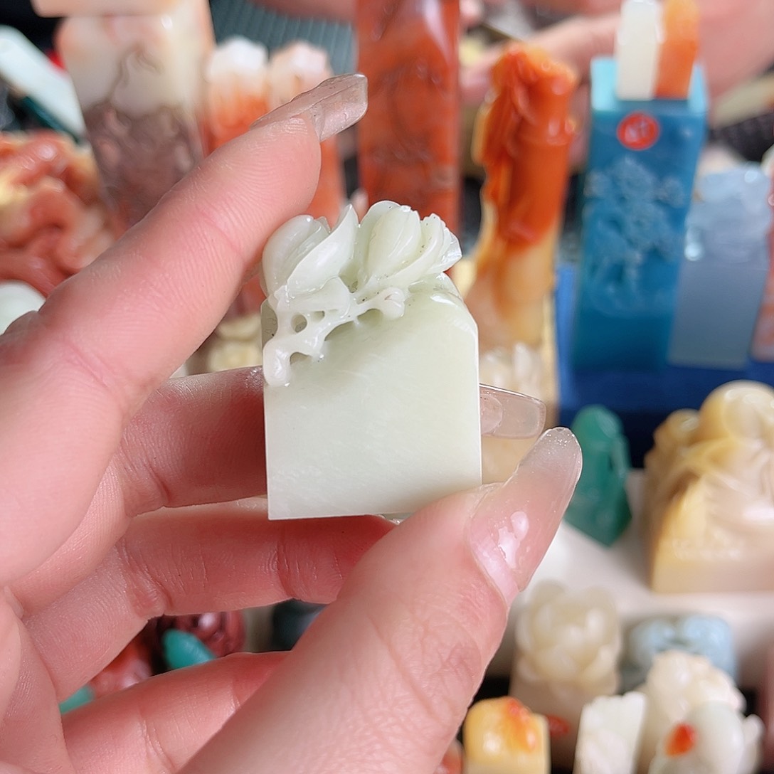 寿山石印石墨*玉兰花