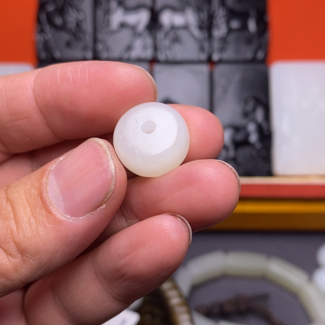 和田玉未镶嵌车挂