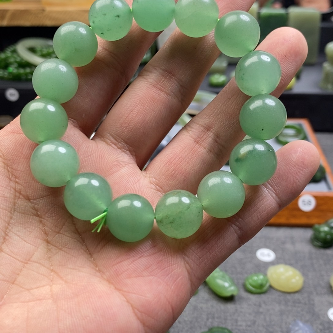 和田玉（糖玉）颈饰未镶嵌