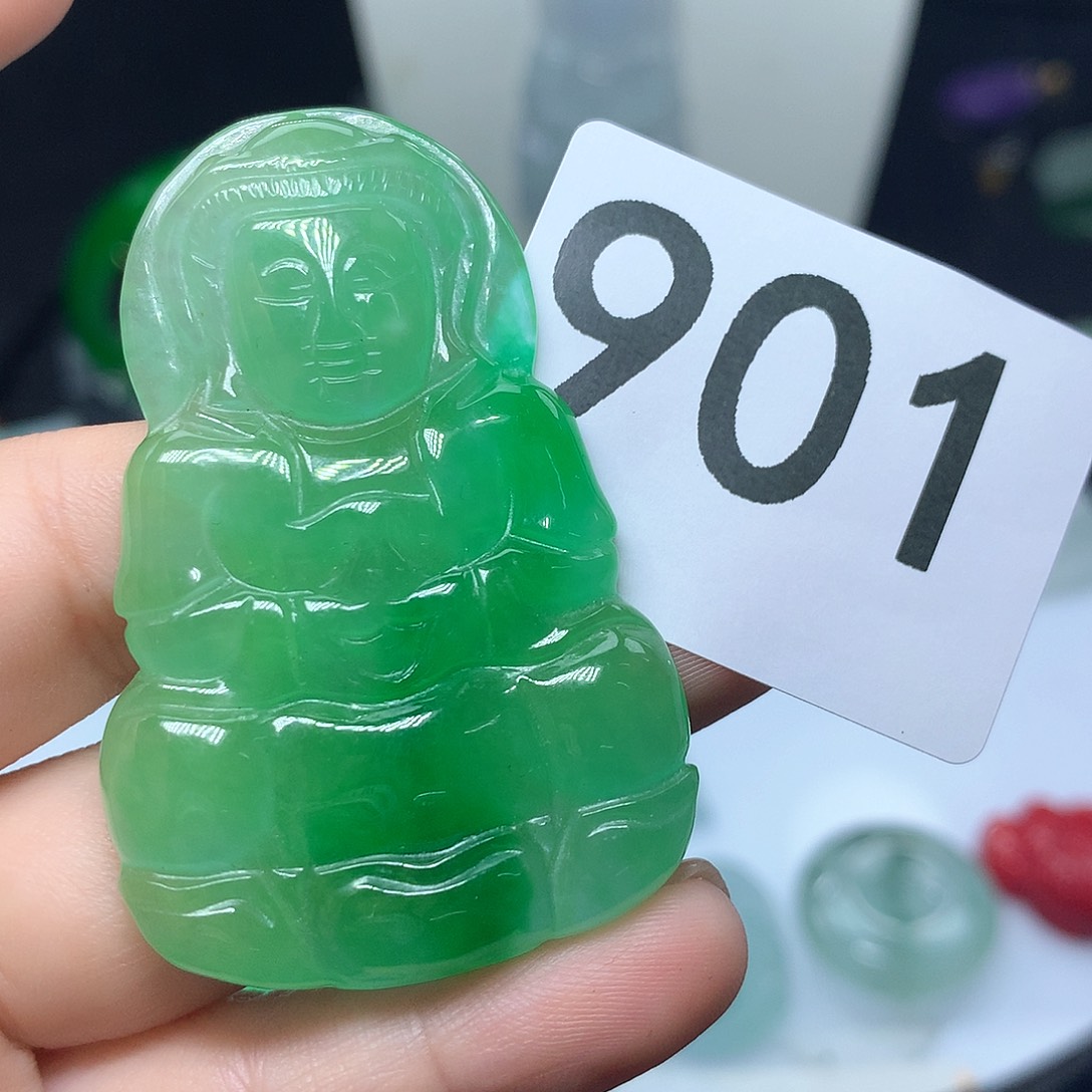 翡翠吊坠(赠链)未镶嵌