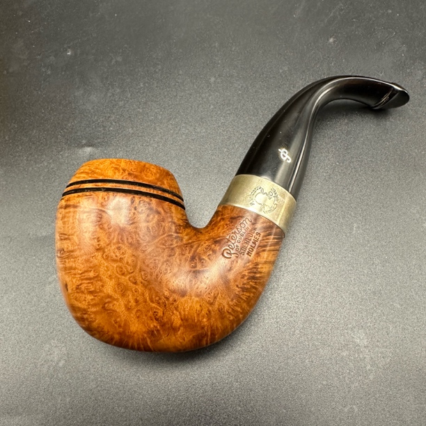 爱尔兰彼得森公共国时期的高腰牛头石楠木烟斗烟具