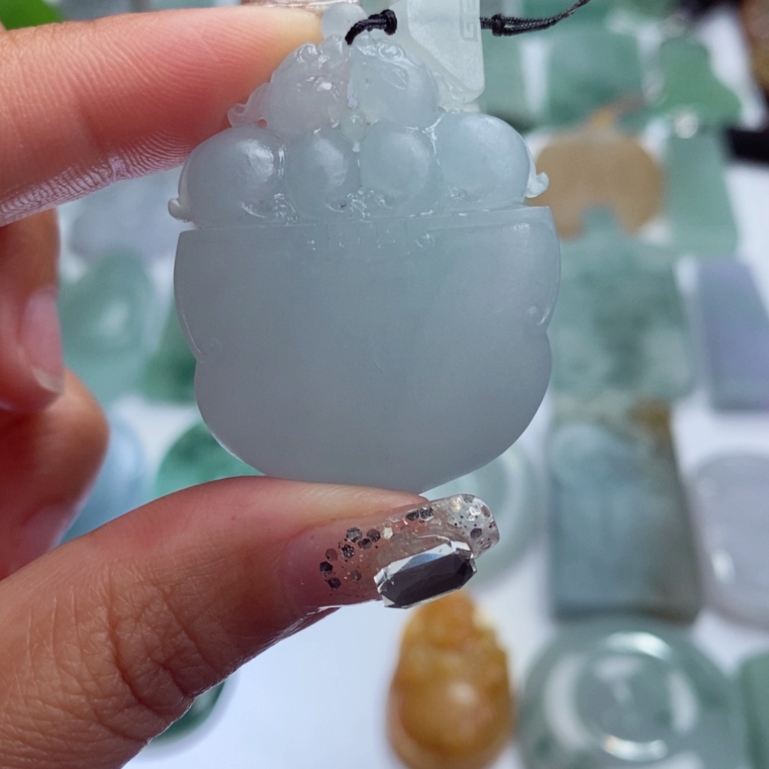 定制翡翠未镶嵌鱼**忆天然翡翠