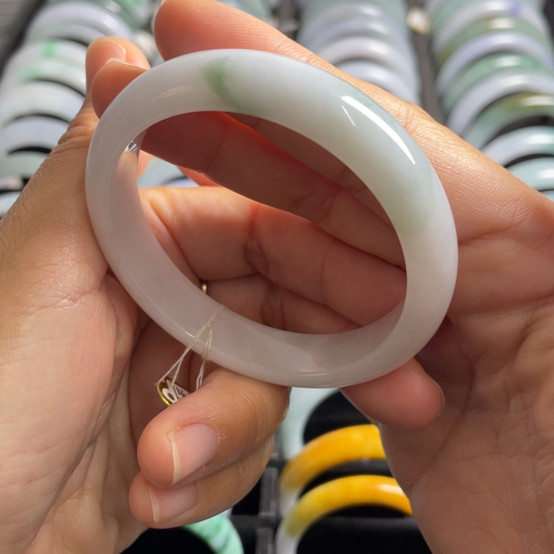 翡翠未镶嵌手镯手镯