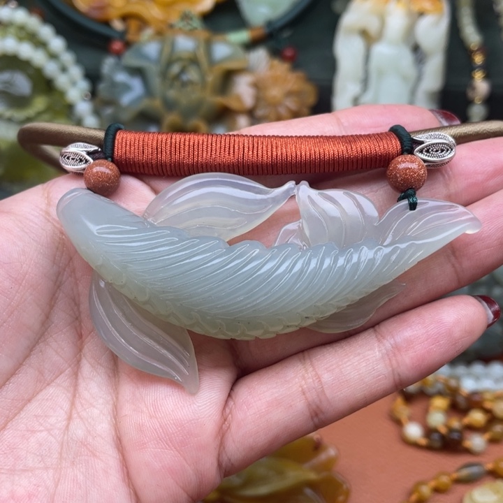 蛇纹石玉吊坠合金