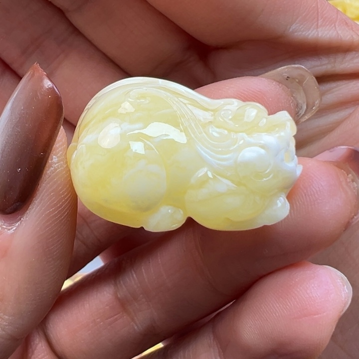 蜜蜡未镶嵌珠宝奇石