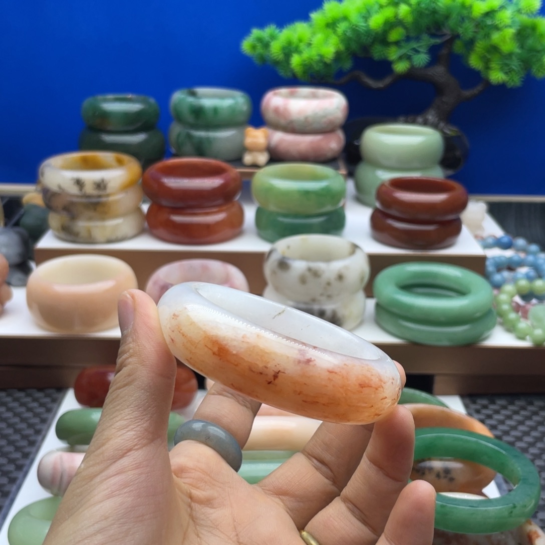 石英质玉未镶嵌手镯