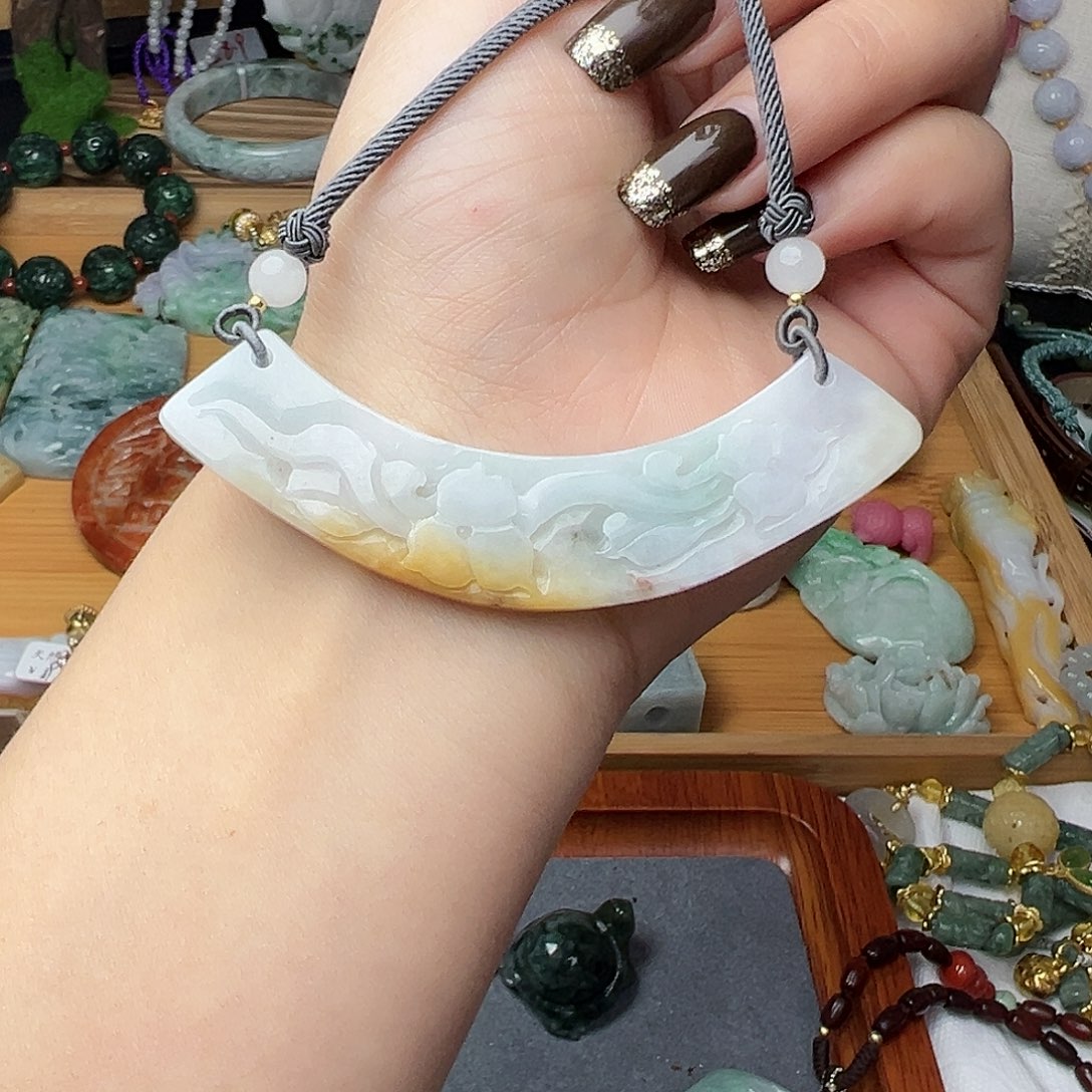 翡翠吊坠(赠链)未镶嵌吊坠13