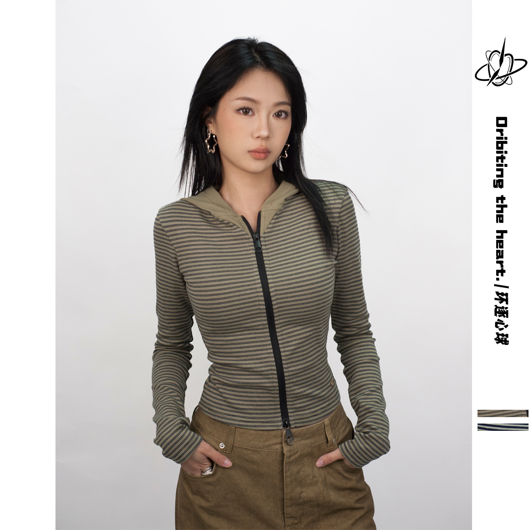 OTH秋冬条纹修身显瘦短款休闲复古运动连帽长袖短外套