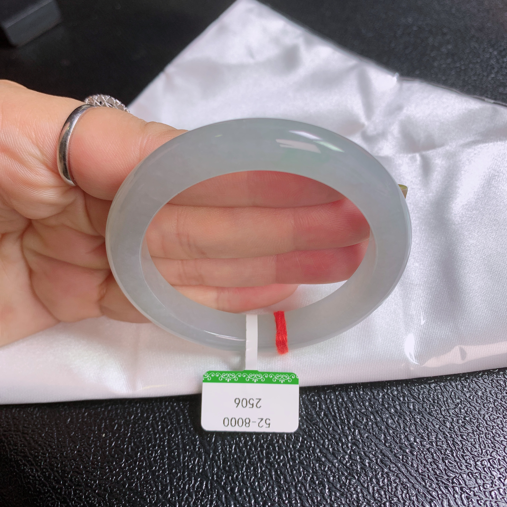 52圈天然缅甸A货翡翠老坑冰种起胶晴水绿宽边手镯