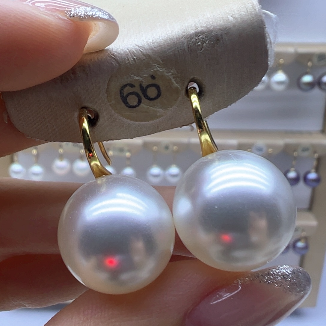 18K金镶嵌淡水珍珠耳饰