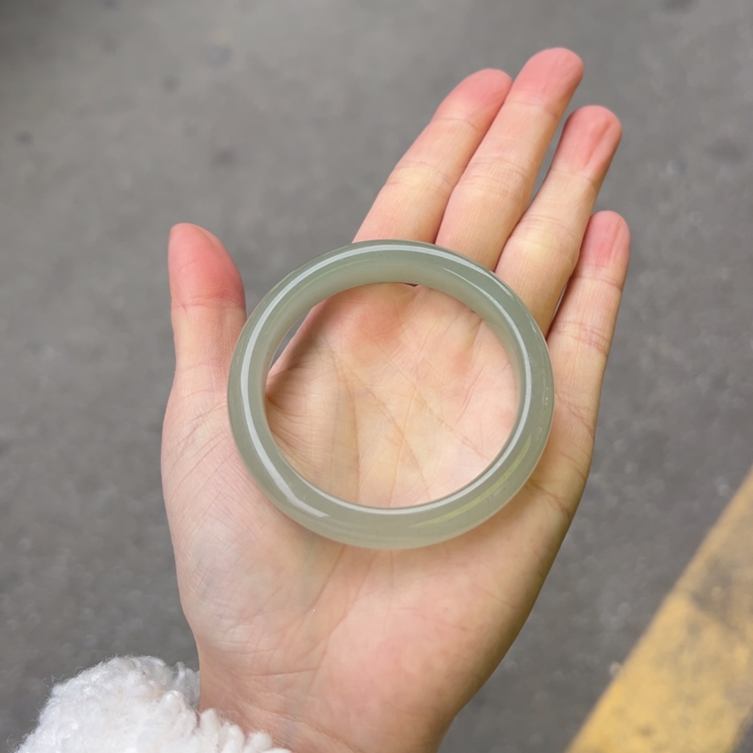 石英质玉未镶嵌手镯