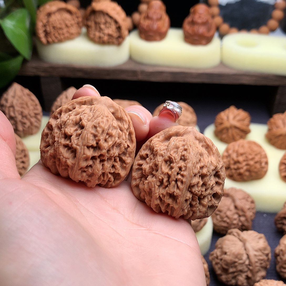 【闪购商品】文玩核桃吊坠全品球疆南疆石40