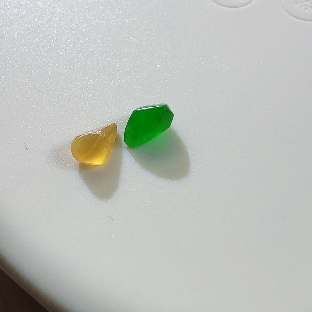 翡翠颈饰未镶嵌随形