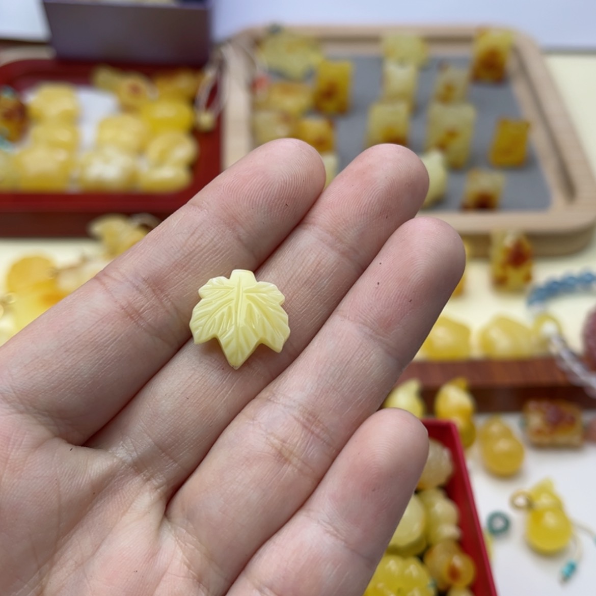 【闪购商品】蜜蜡裸石未镶嵌配饰