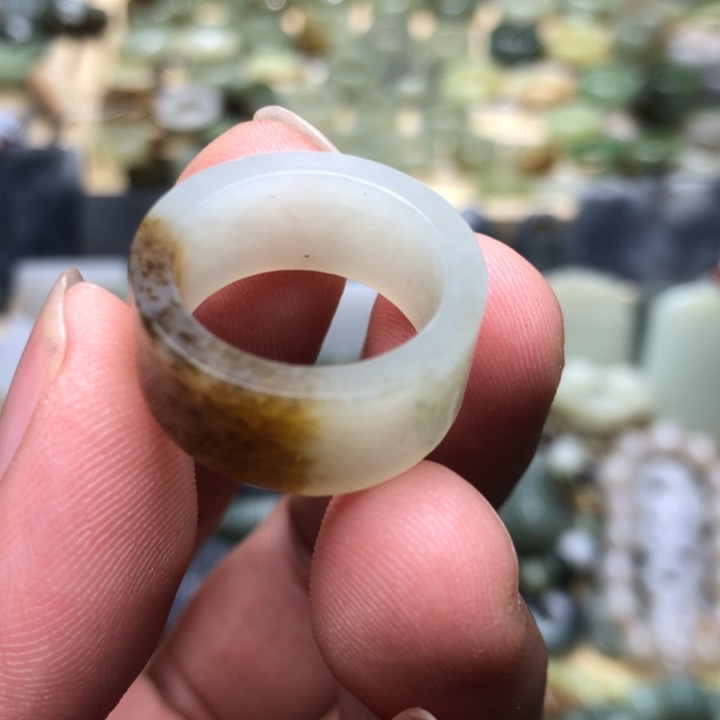 和田玉颈饰未镶嵌包*