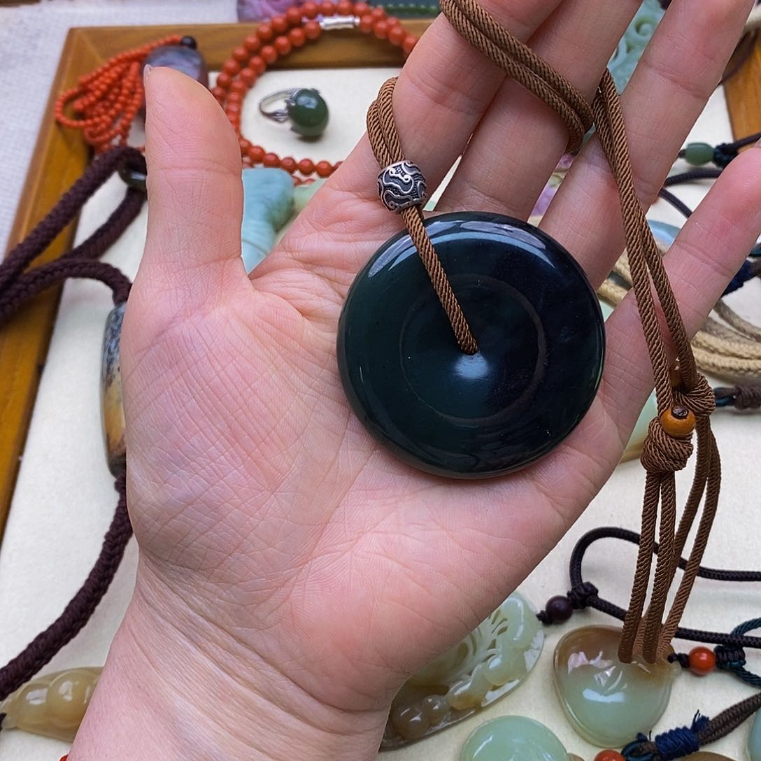 和田玉颈饰未镶嵌吉**柳