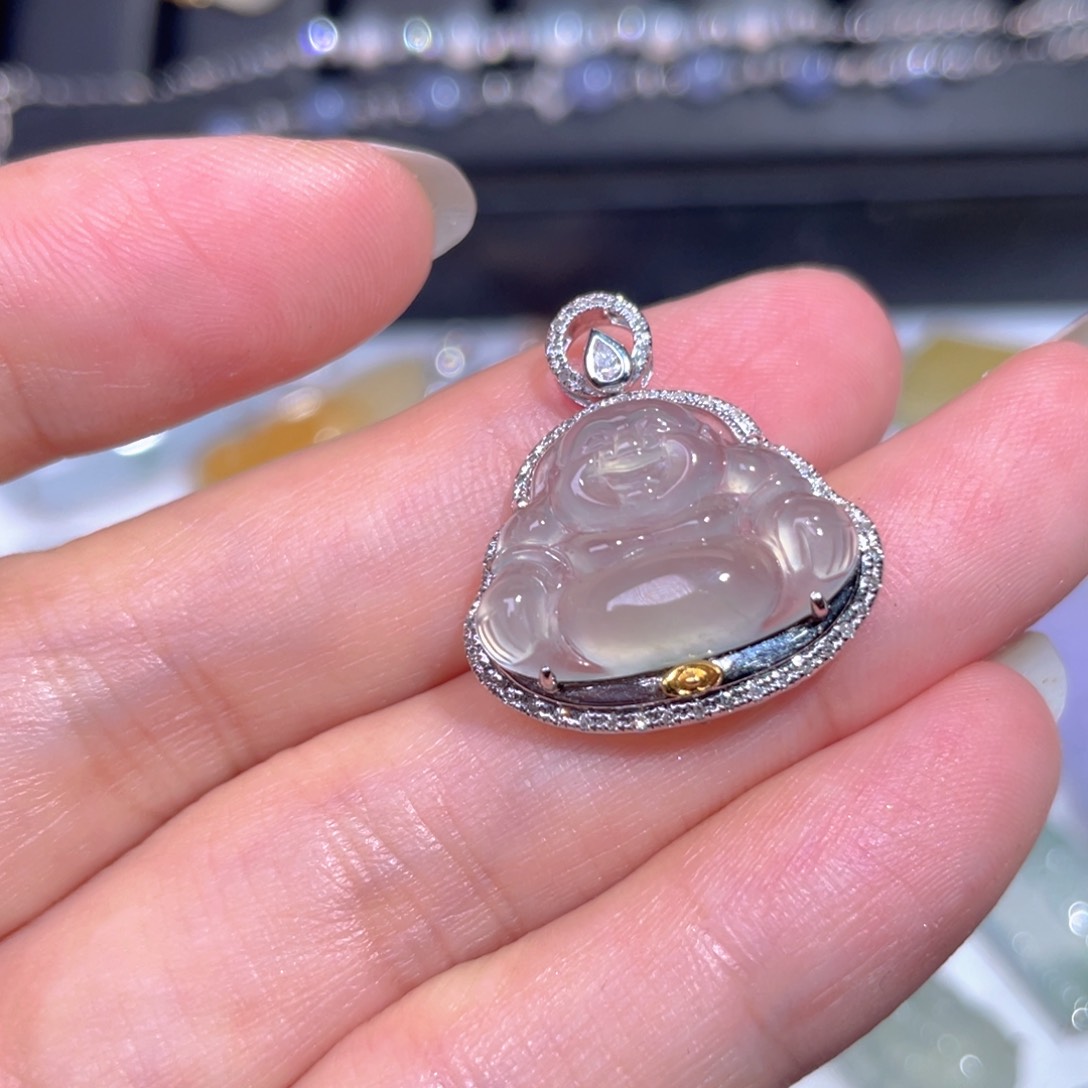 颈饰18K金镶嵌翡翠翡翠