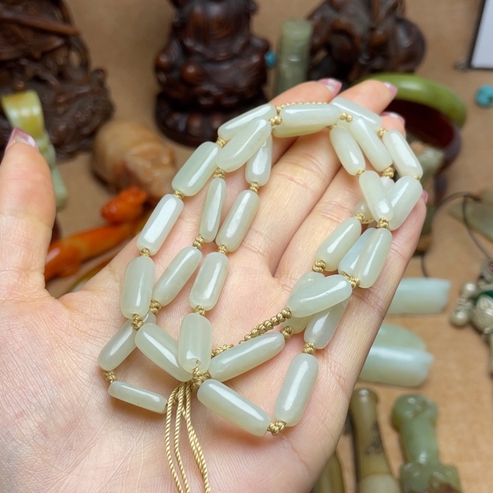 山***河蛇纹石玉未镶嵌颈饰