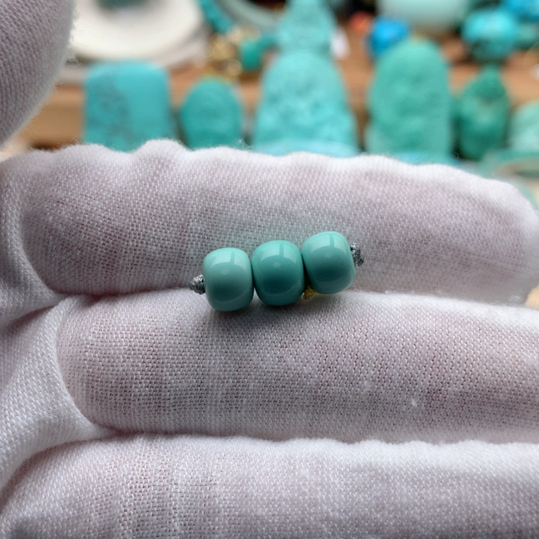 绿松石颈饰未镶嵌