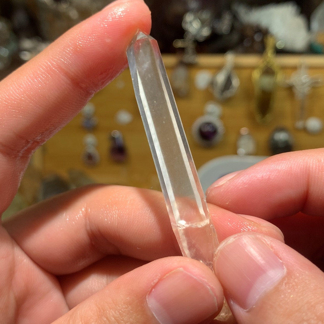 水晶喜马拉雅未镶嵌於*露