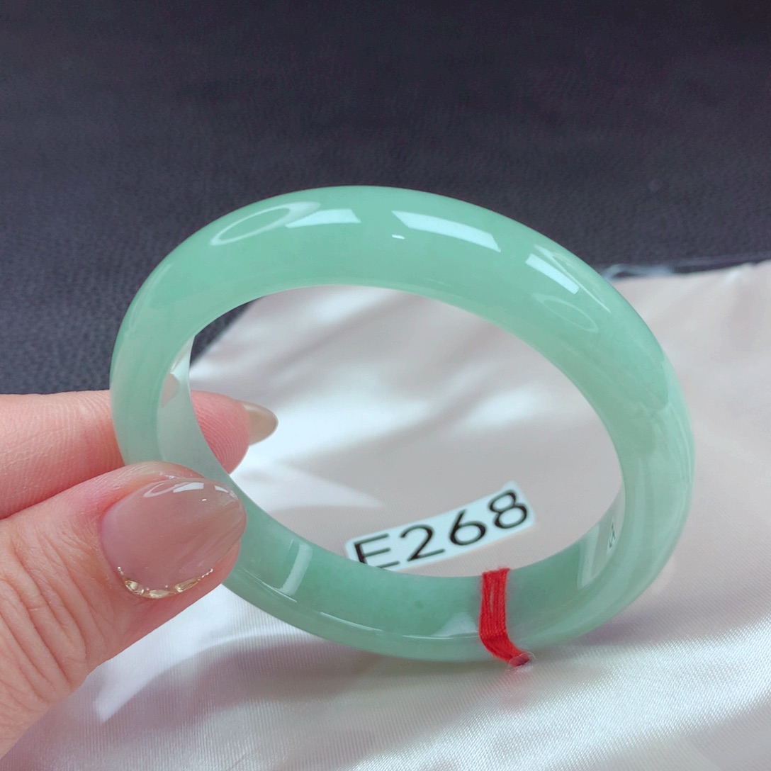 翡翠手镯未镶嵌手镯88