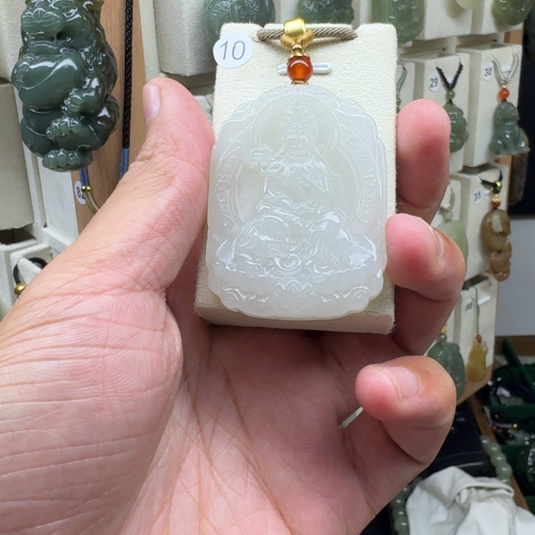 曙***光颈饰未镶嵌和田玉