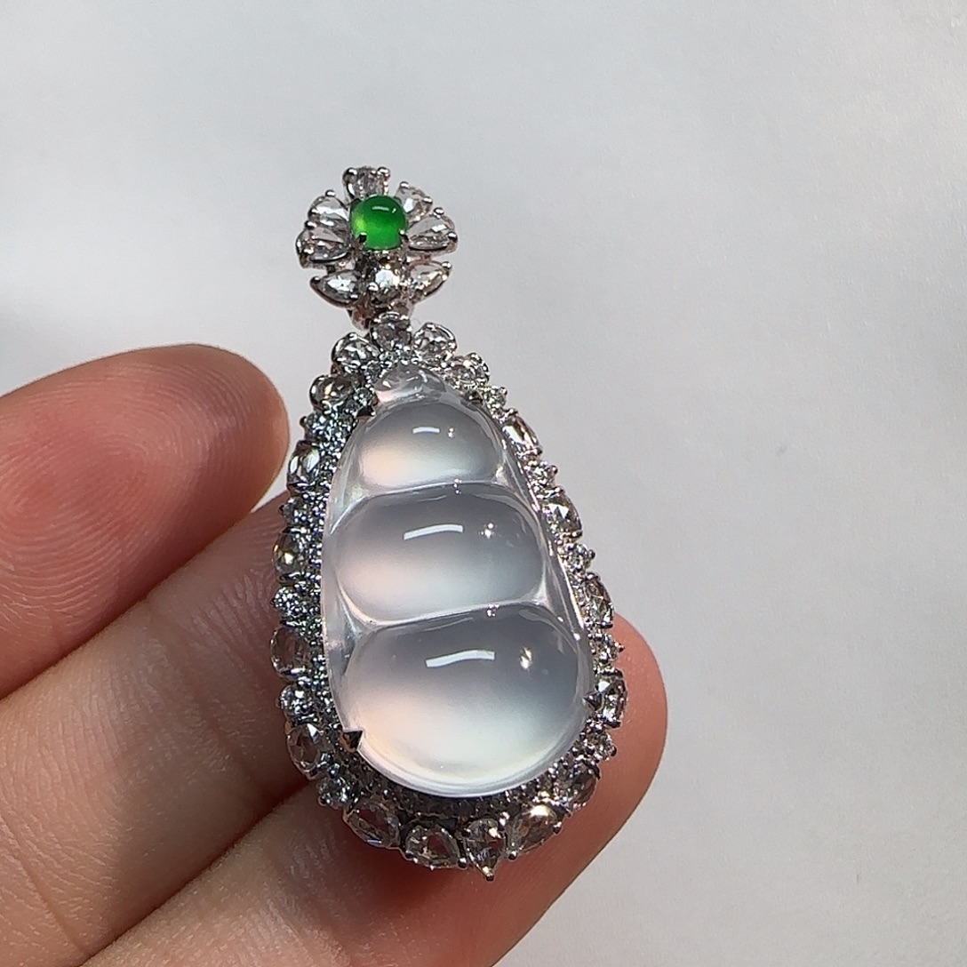 翡翠18K金镶嵌吊坠(不含链)福豆