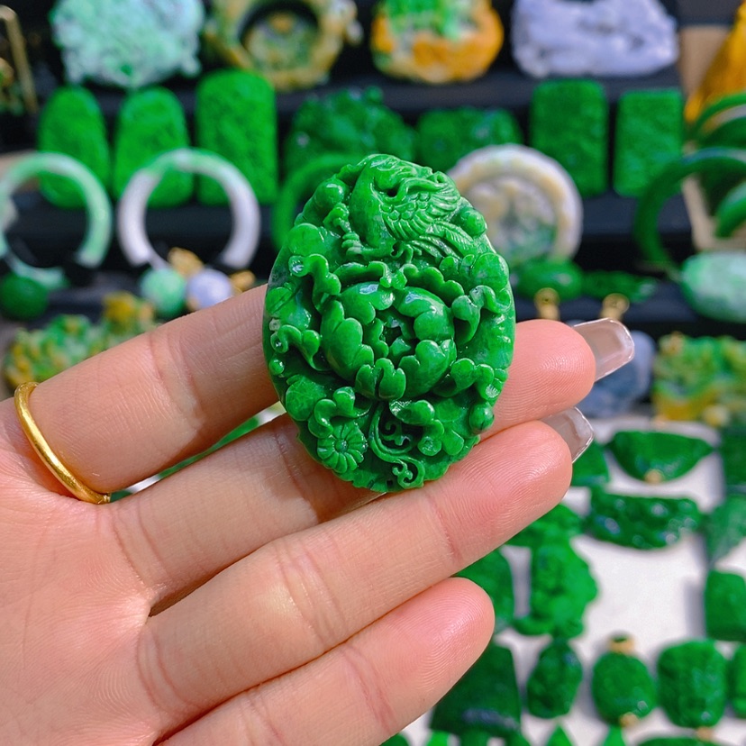 【闪购商品】翡翠颈饰未镶嵌花鸟牌