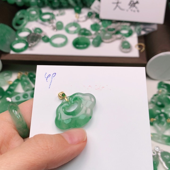 石英质玉颈饰银S925镶嵌静****-