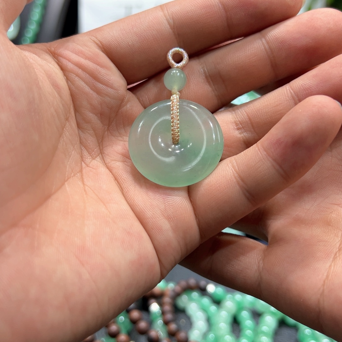 吊坠(不含链)未镶嵌石英质玉（非洲翠）